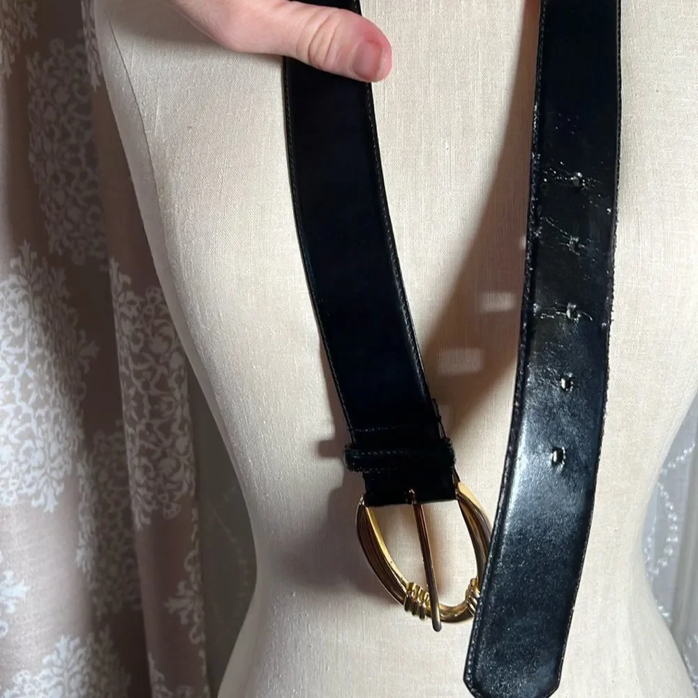 Liz Claiborne black Belt vintage  Size L gold Buckle. See pictures for some wear